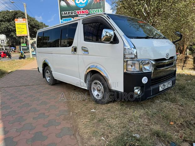 Toyota HiAce 2015 White - thumbnail 4