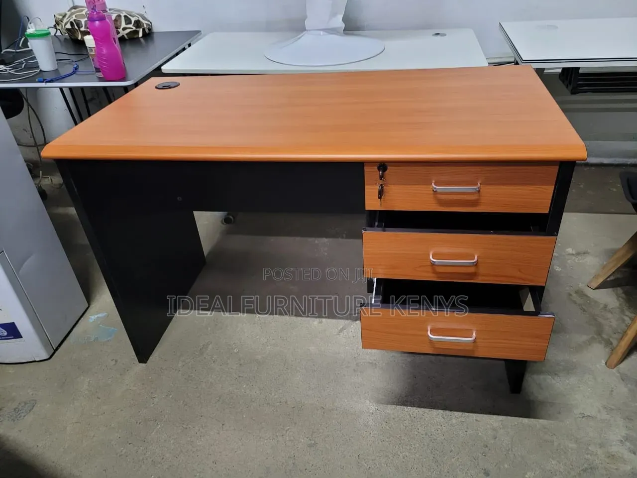 1.2 Office Desk