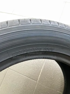 235 /55 R18 Yokohama Tyres 100V BLUEARTH-XT Made in Japan