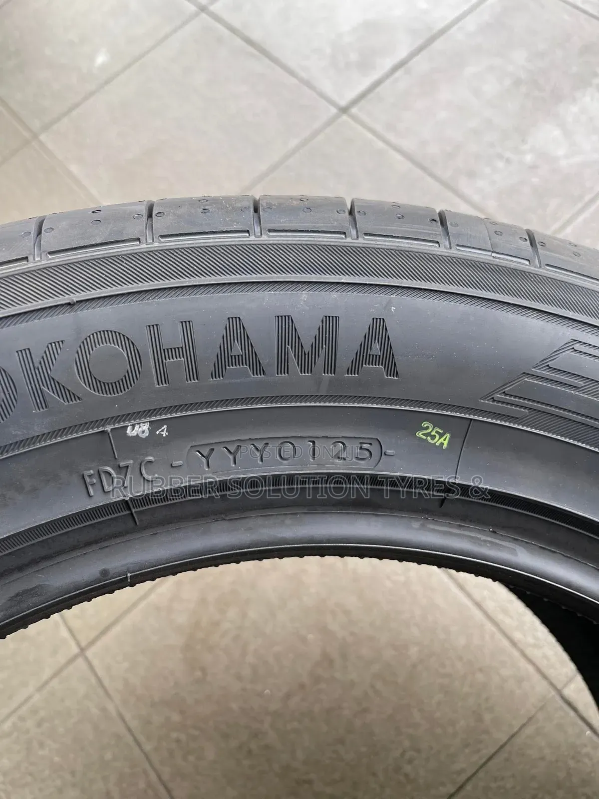235 /55 R18 Yokohama Tyres 100V BLUEARTH-XT Made in Japan