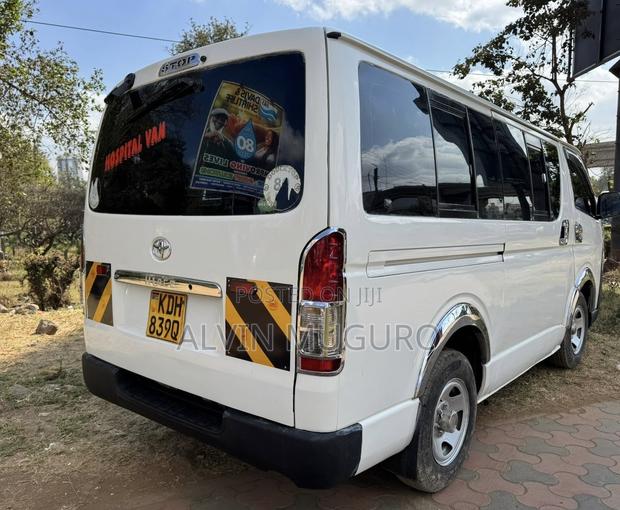 Toyota HiAce 2015 White - thumbnail 9