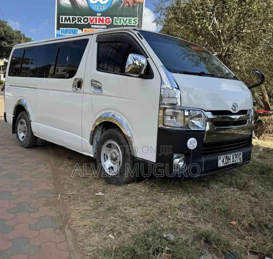 Toyota HiAce 2015 White