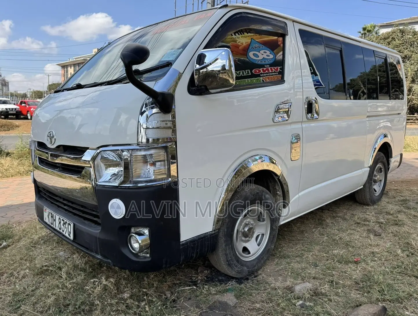 Toyota HiAce 2015 White