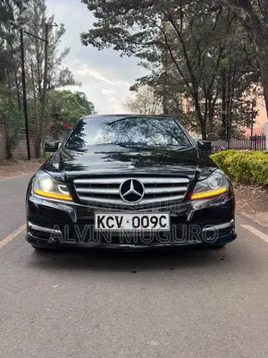 Mercedes-Benz C200 2012 Black