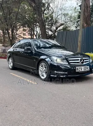 Mercedes-Benz C200 2012 Black