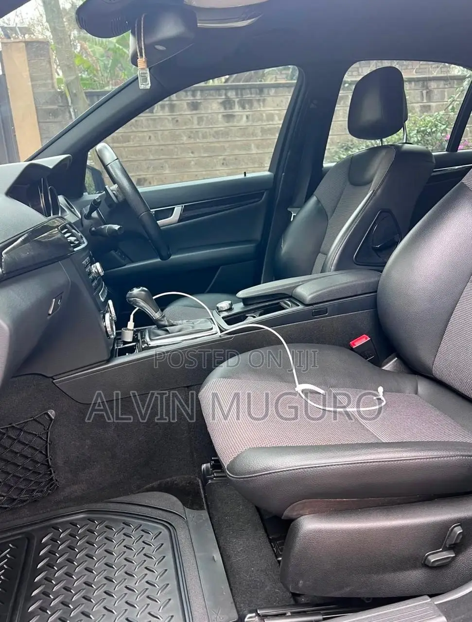 Mercedes-Benz C200 2012 Black
