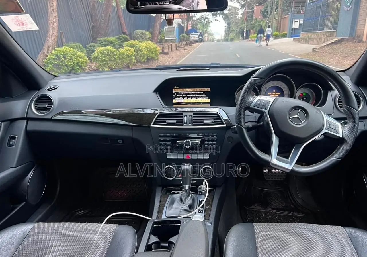 Mercedes-Benz C200 2012 Black