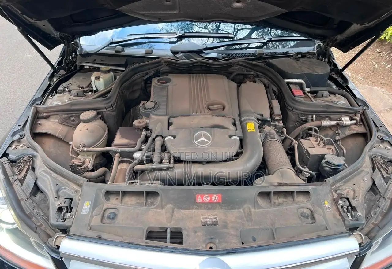 Mercedes-Benz C200 2012 Black