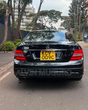 Mercedes-Benz C200 2012 Black