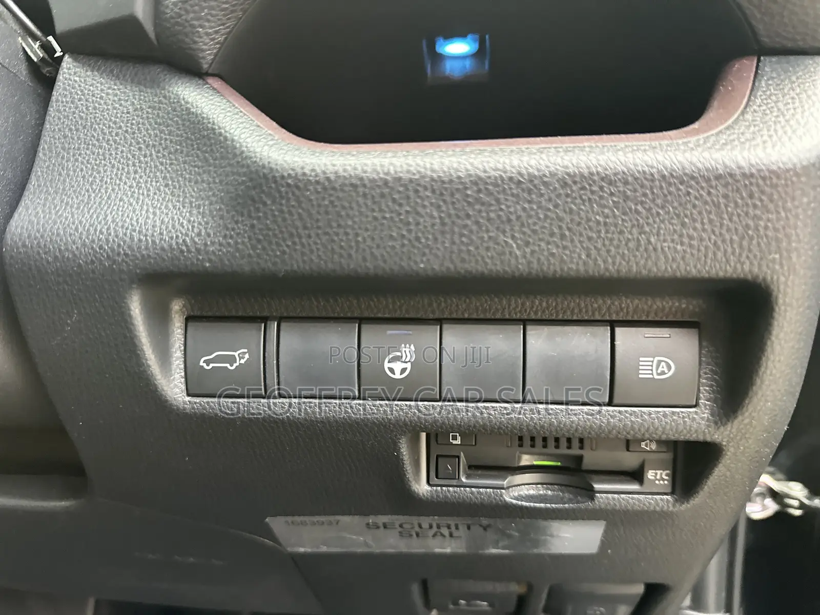Toyota RAV4 LE AWD 2020 Black