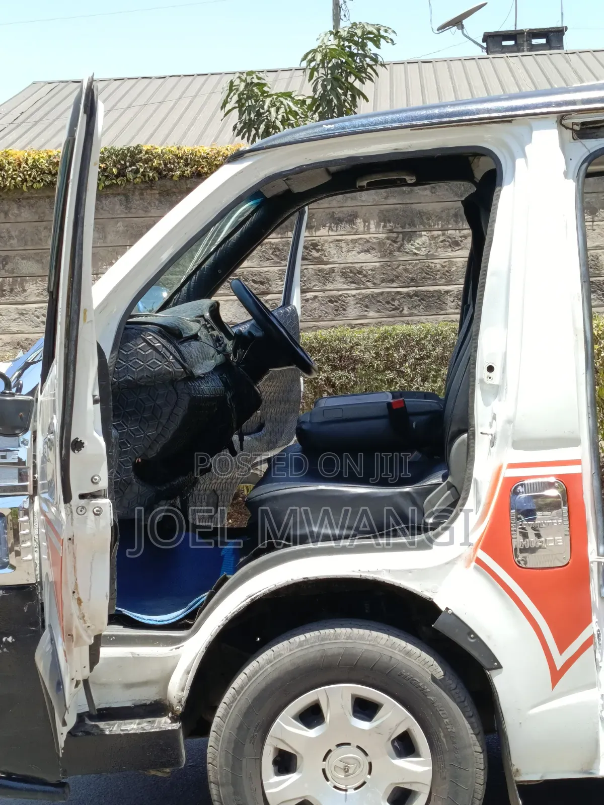 Toyota HiAce 2009 White