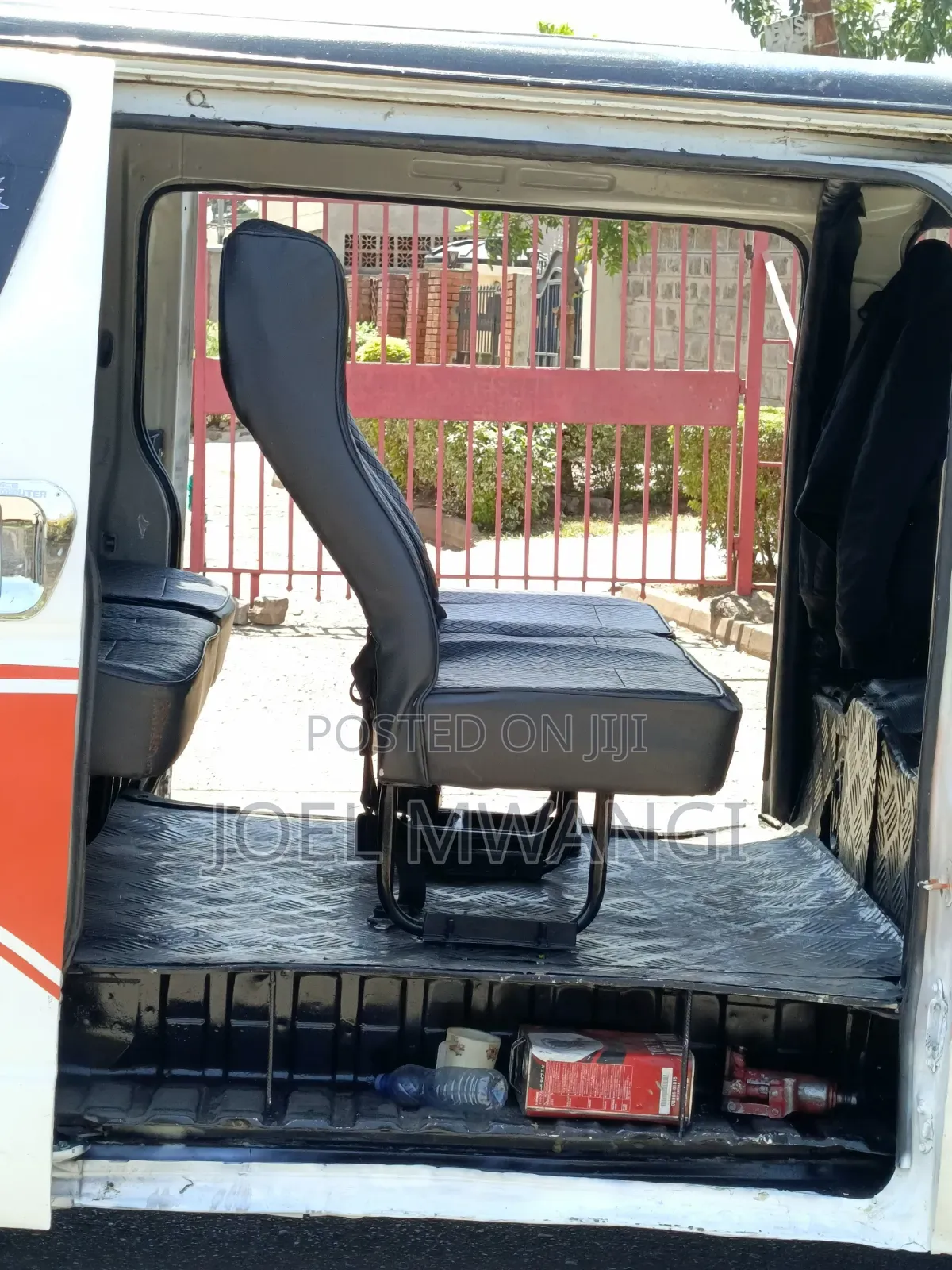 Toyota HiAce 2009 White