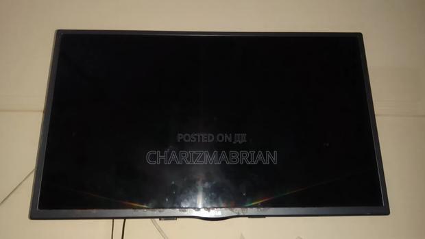 LG TV 32inch - main view