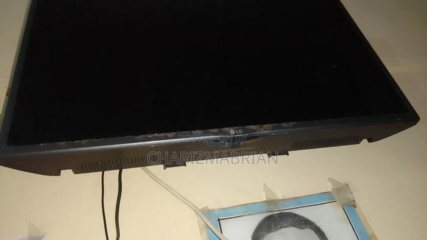LG TV 32inch - thumbnail 2