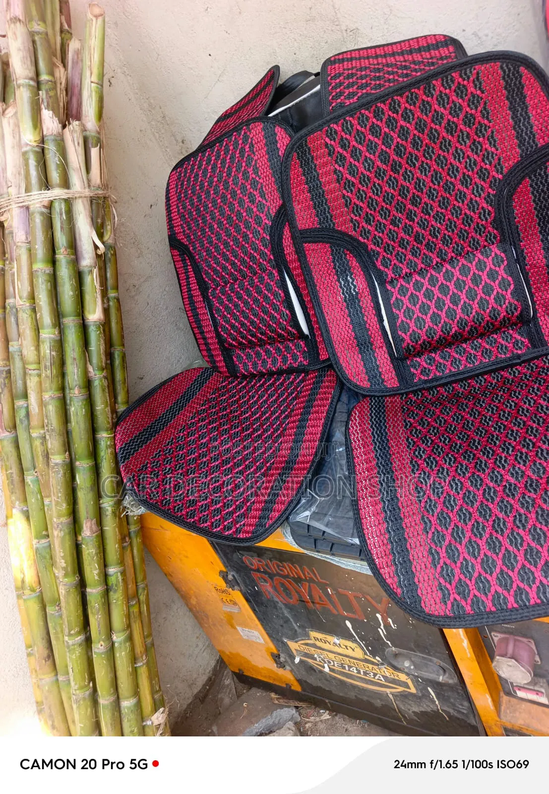 2pc Red_black Textured Diamond Grid Pattern Withbatching Border Covers