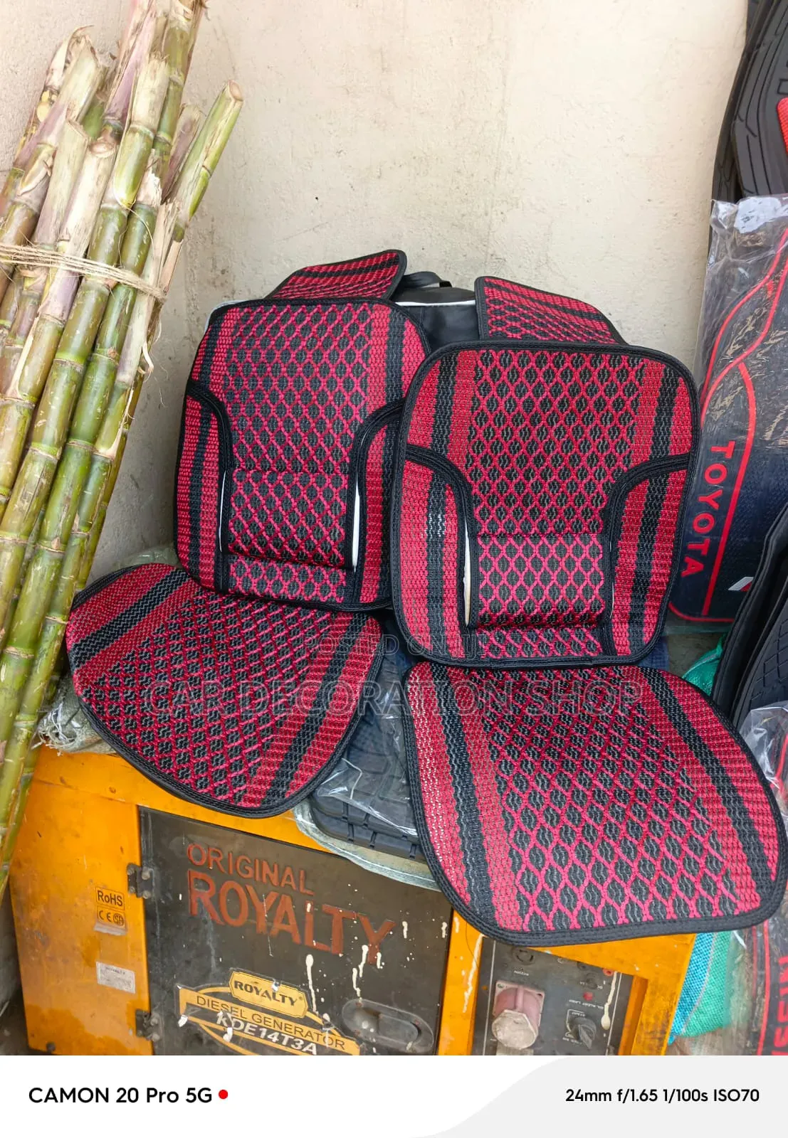 2pc Red_black Textured Diamond Grid Pattern Withbatching Border Covers