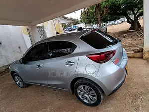 Mazda 2 2019 Silver