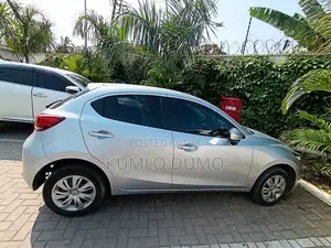 Mazda 2 2019 Silver