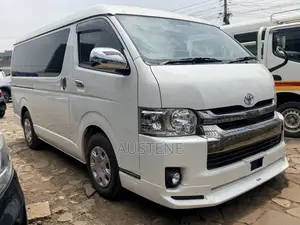 Toyota HiAce 2018 White