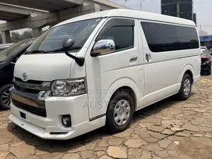 Toyota HiAce 2018 White