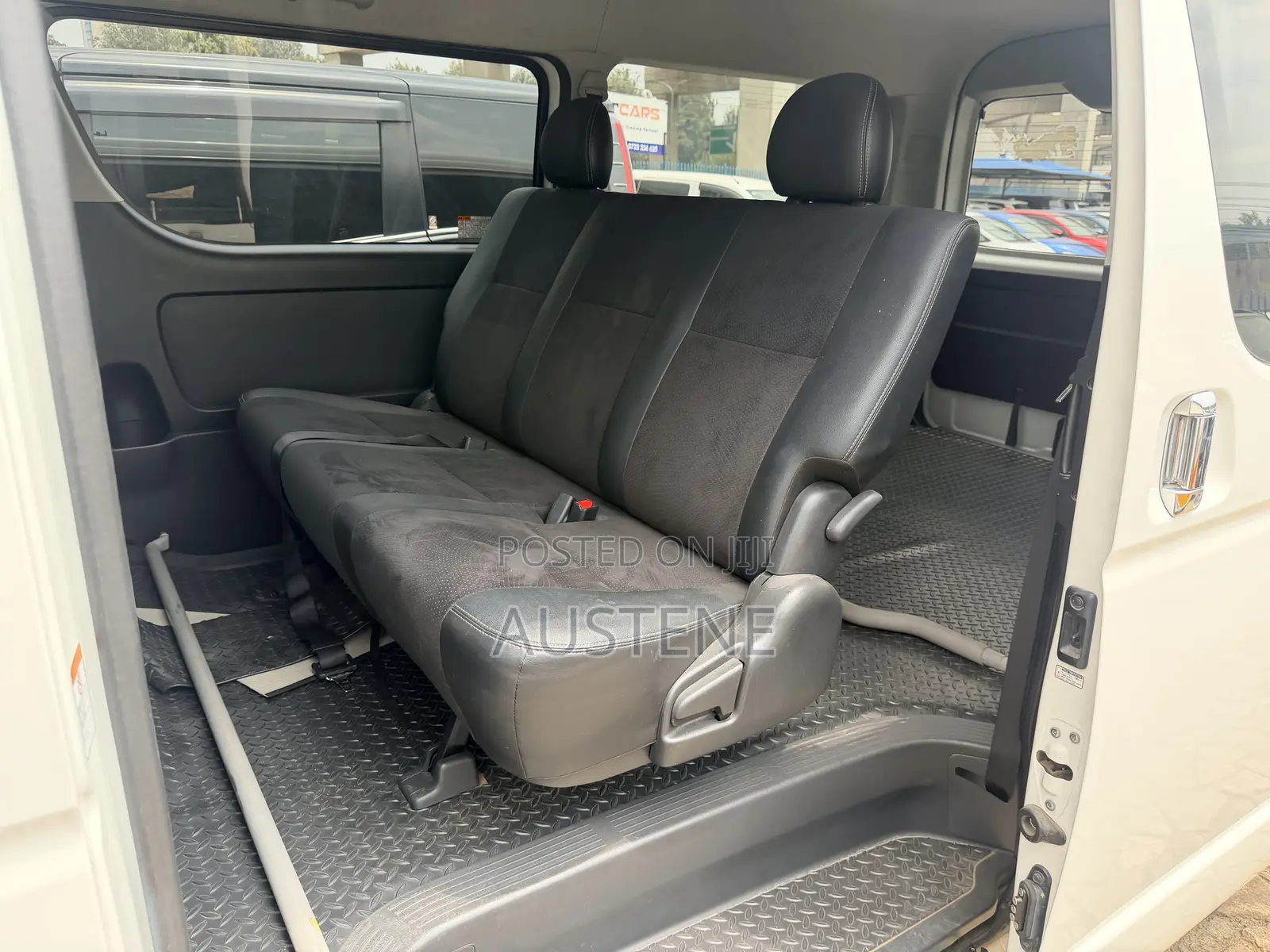 Toyota HiAce 2018 White