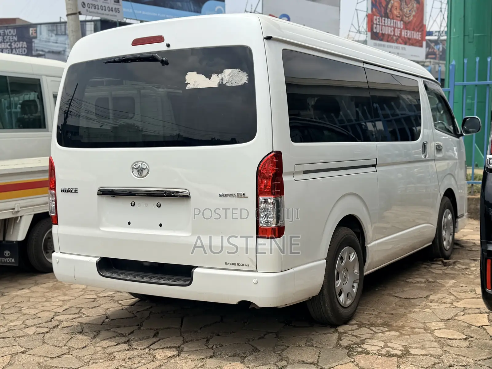Toyota HiAce 2018 White