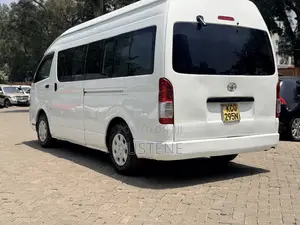 Toyota HiAce 2013 White
