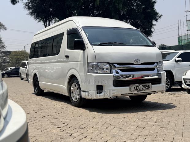 Toyota HiAce 2013 White