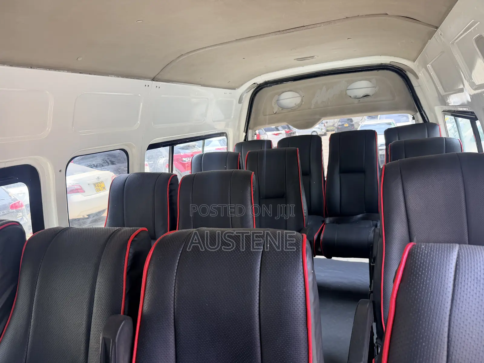 Toyota HiAce 2013 White