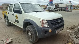 Isuzu D-MAX 2013 White
