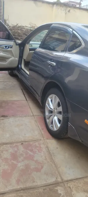 Nissan Fuga 2010 Gray