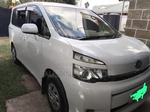Toyota Noah 2018 White