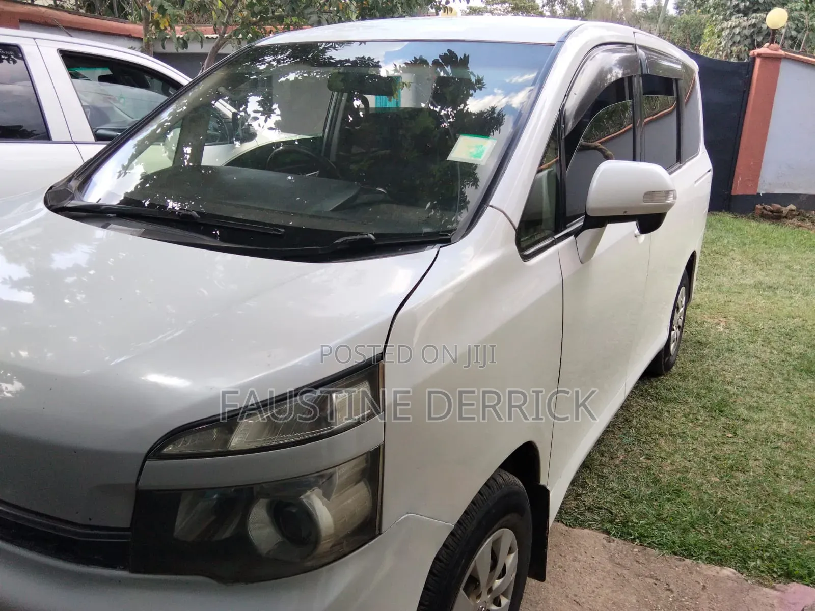 Toyota Noah 2018 White
