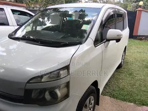 Toyota Noah 2018 White