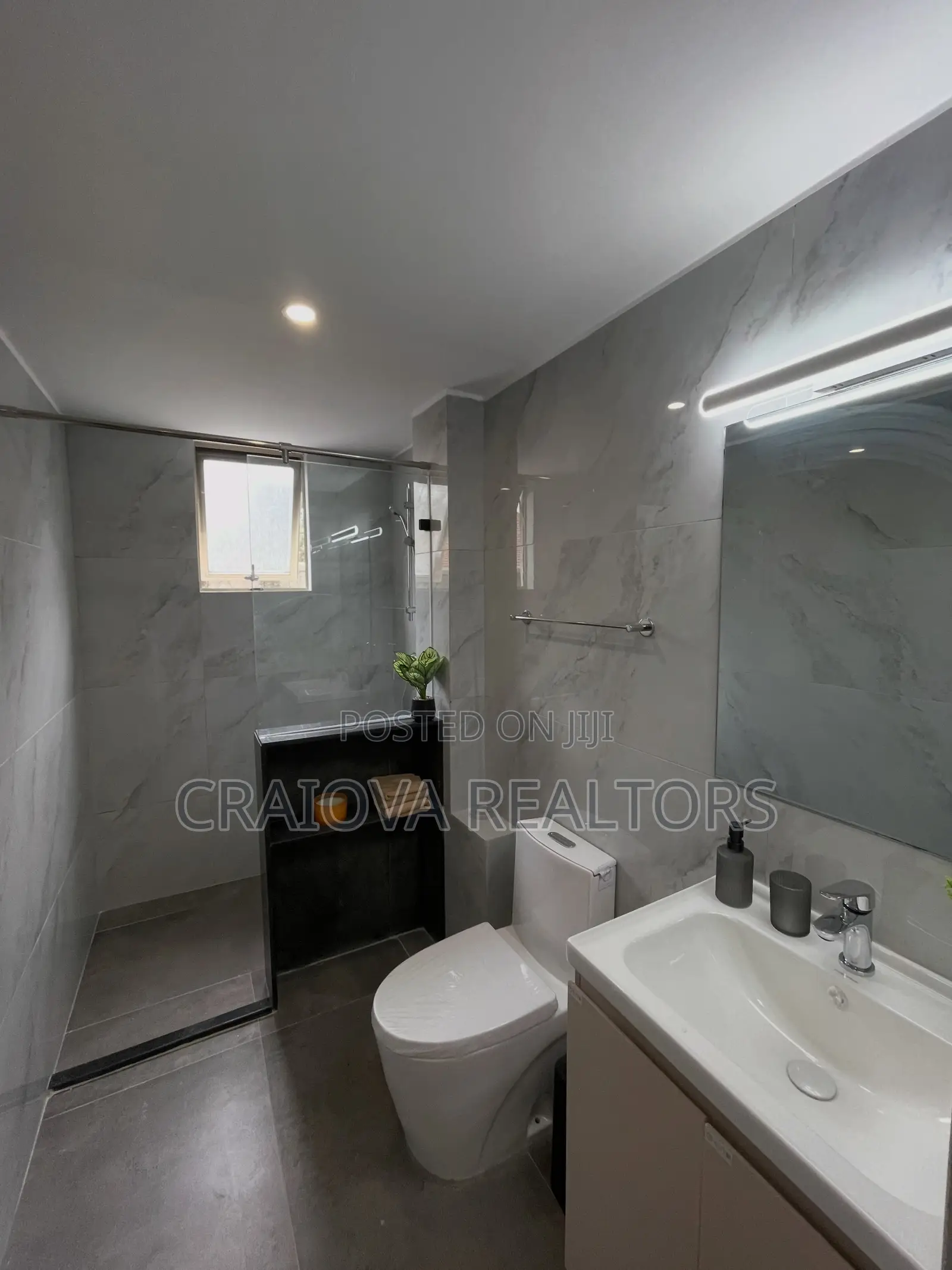 4bdrm Apartment in Valley Arcade for sale