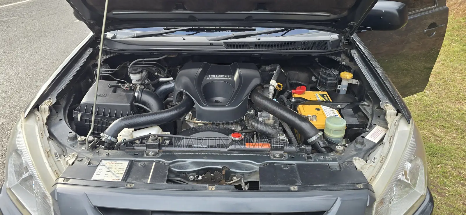 Isuzu D-MAX 2023 Gray