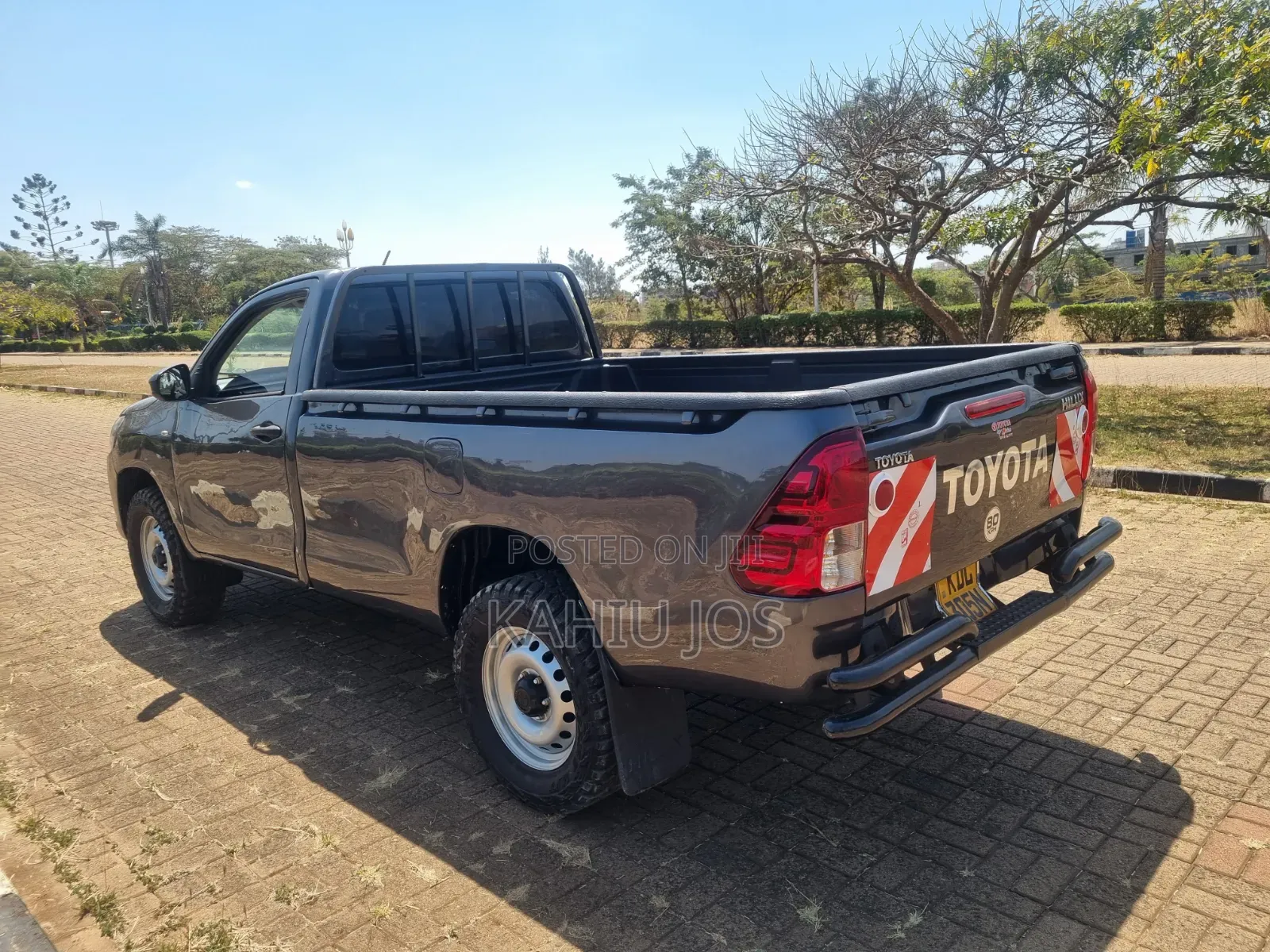 Toyota Hilux 2022 Gray