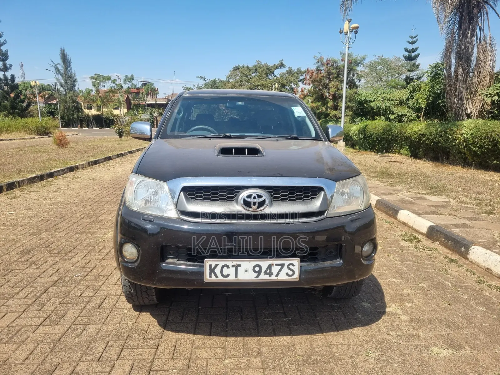 Toyota Hilux 2012 Black