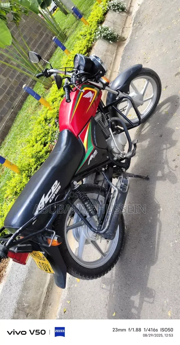 Honda 2025 Red