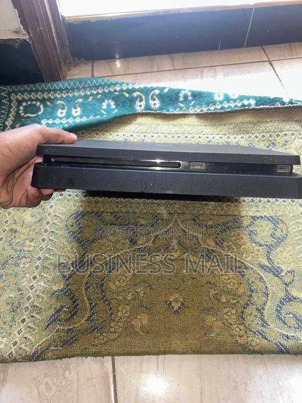PS4 Slim ( Faulty Power Supply) - thumbnail 4
