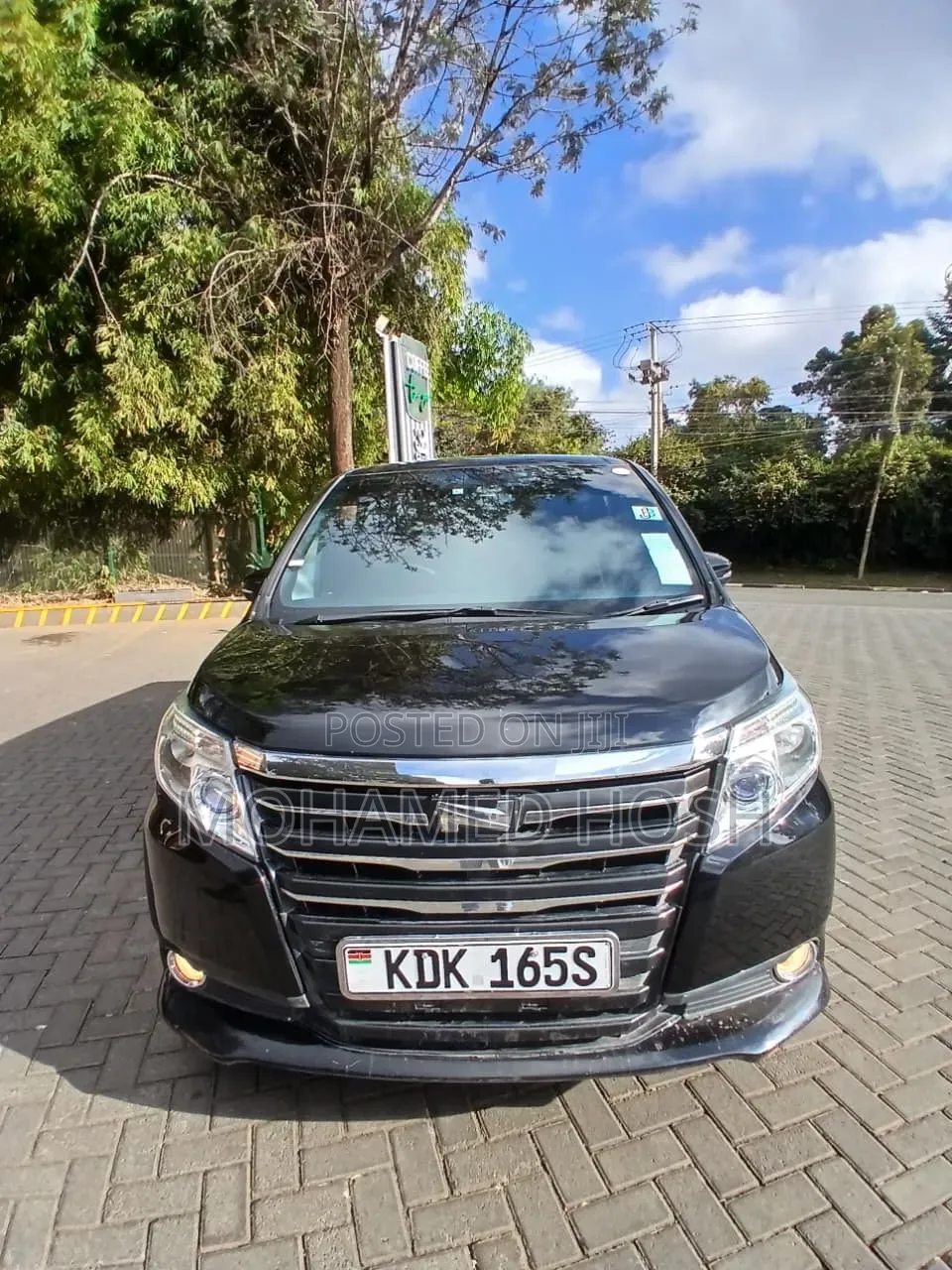 Toyota Noah 2.0 AWD (7 Seater) 2016 Black