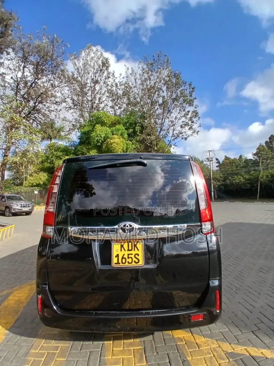 Toyota Noah 2.0 AWD (7 Seater) 2016 Black