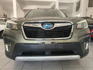 Subaru Forester Base AWD 2019 Green