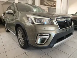 Subaru Forester Base AWD 2019 Green