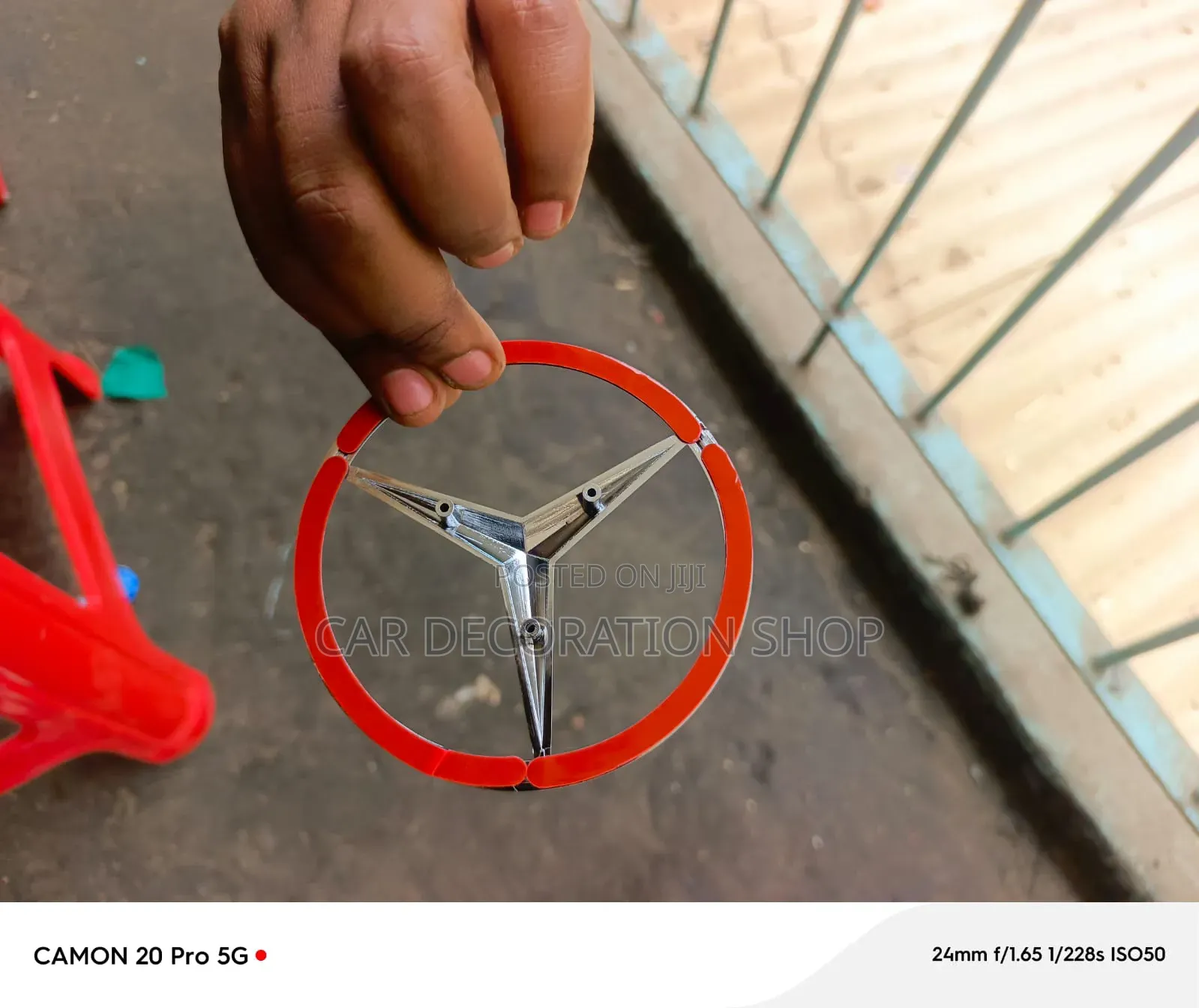 Different Sizes Mercedes Benz Boot Logo With Mounting Pins
