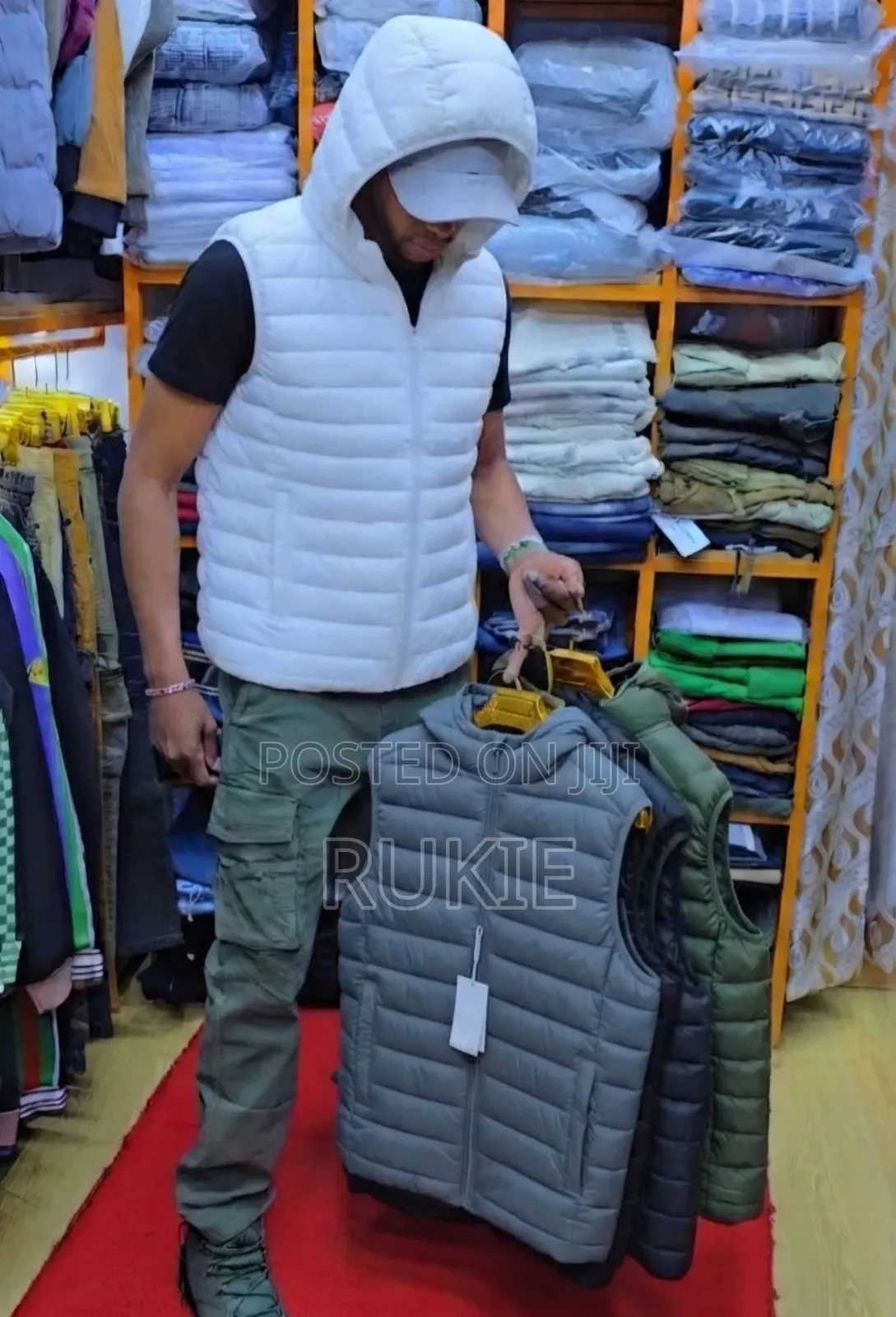 Sleeveless Puff Jackets
