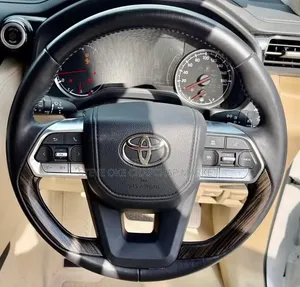 Toyota Land Cruiser LC300 2023 Beige