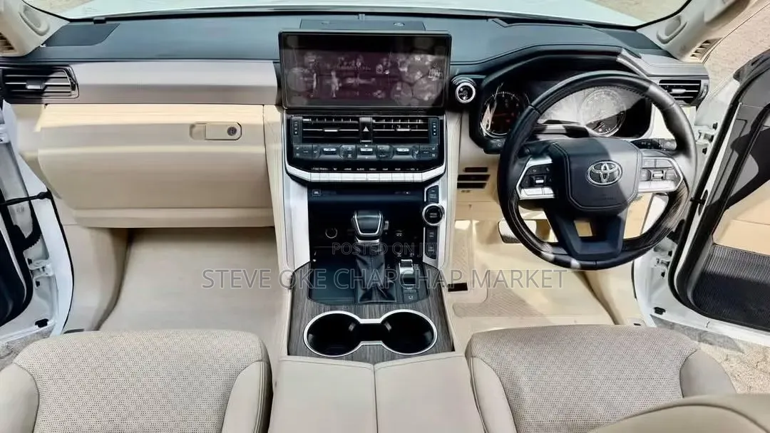 Toyota Land Cruiser LC300 2023 Beige
