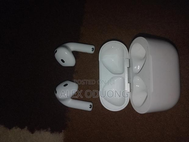 Airpods 4 Used - thumbnail 3