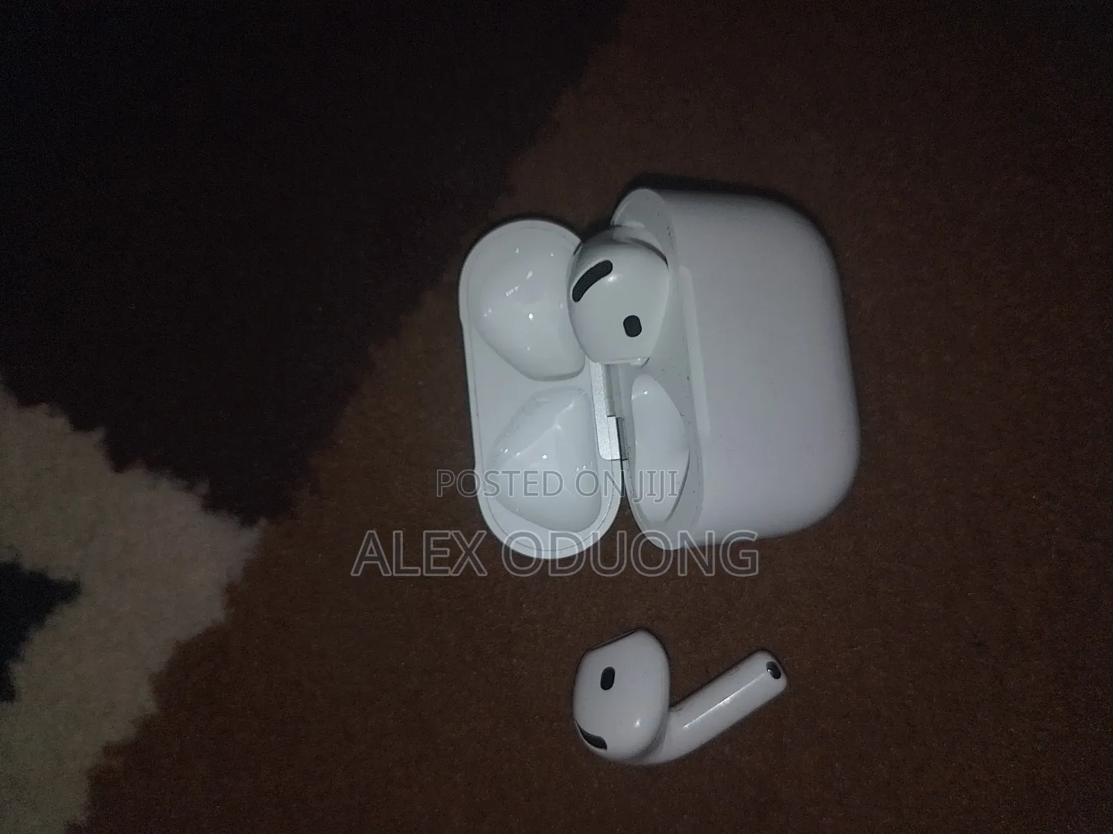 Airpods 4 Used